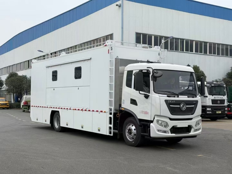 東風天錦淋浴車（8人）