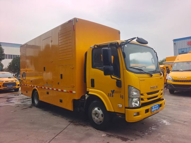 慶鈴五十鈴電源車（100-300KW）